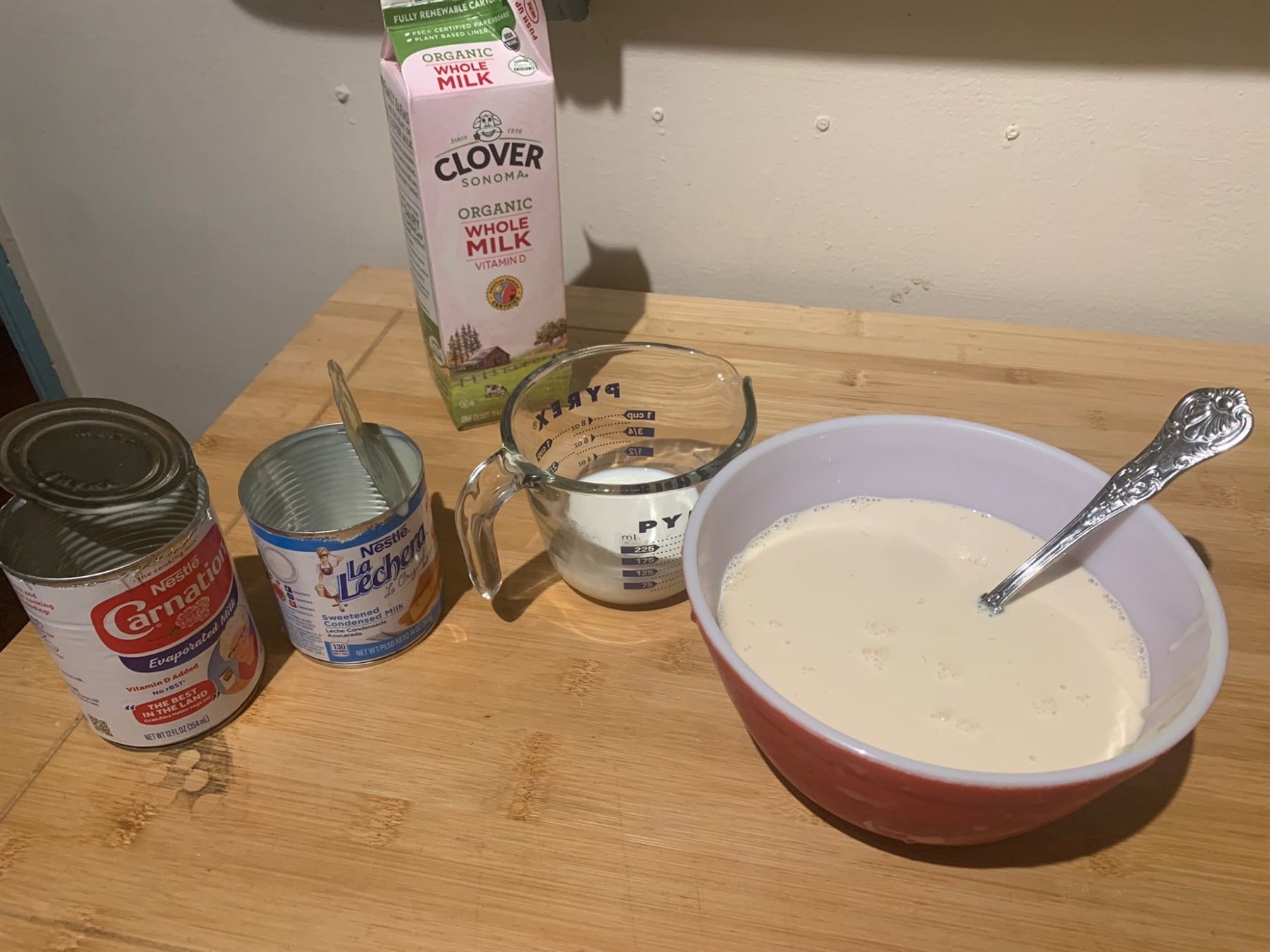 Cuban Tres Leches con Bayas