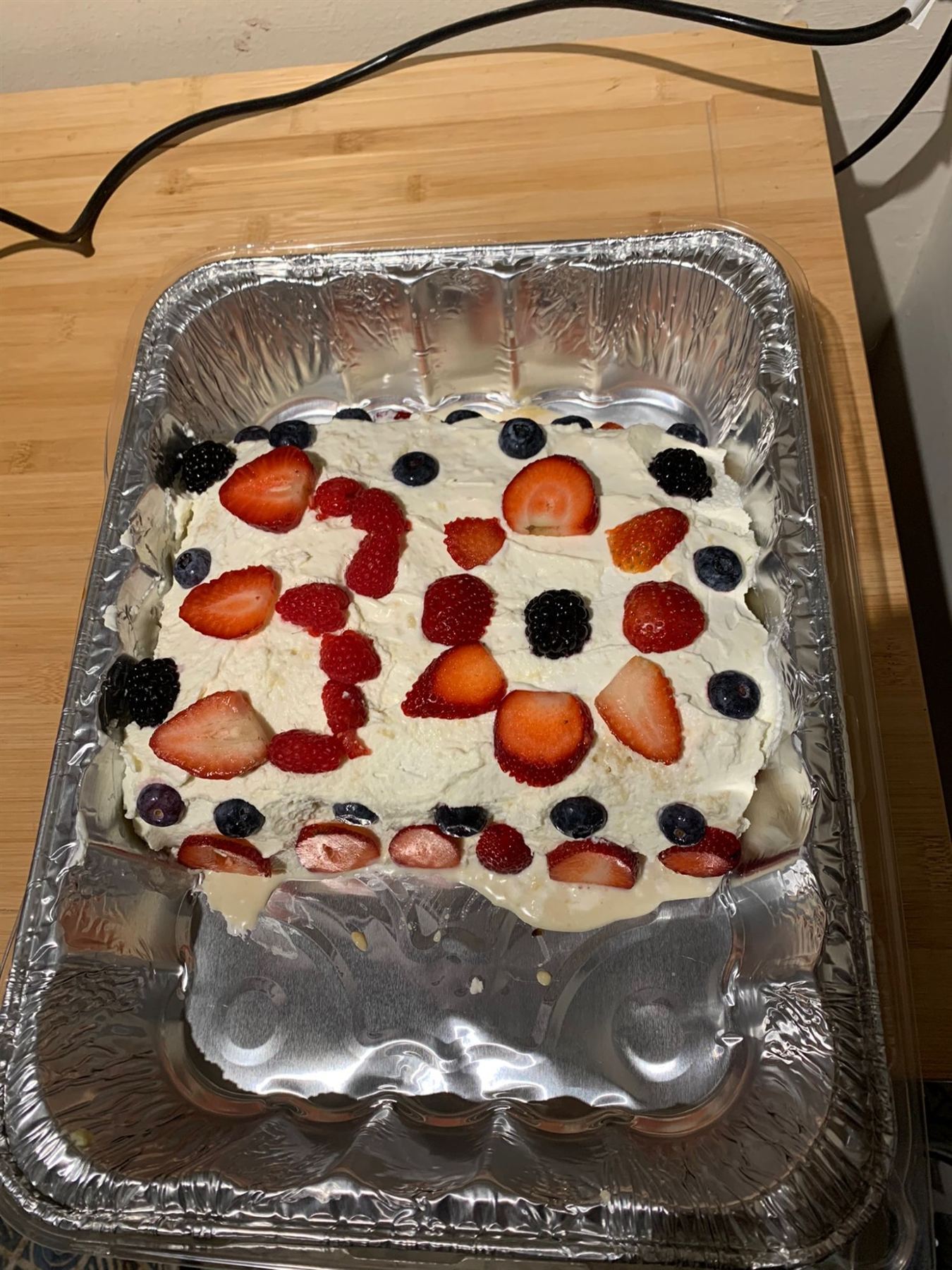 Cuban Tres Leches con Bayas